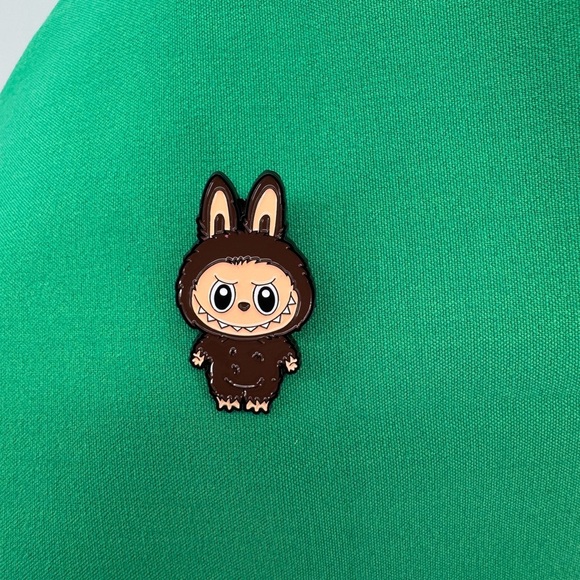 Labubu Brown Pin Brooch 1,5” - Picture 1 of 2